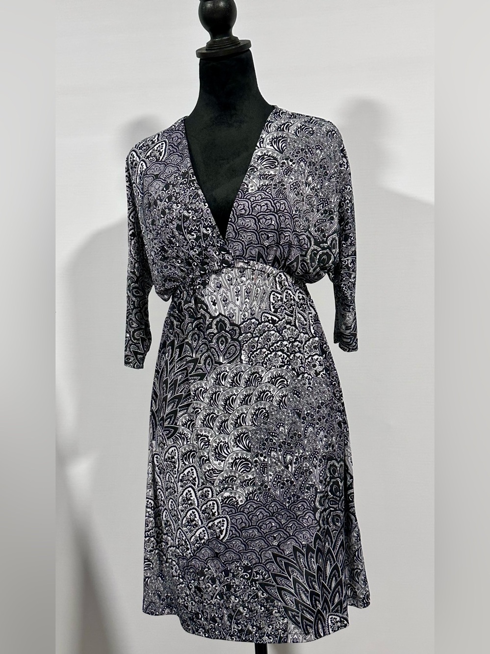 Black & White 3/4-Sleeve V-Neck Patterned Dress